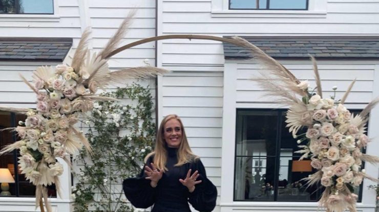 Adele a slăbit atât de mult încât este de nerecunoscut. Câte kilograme a pierdut cântăreața