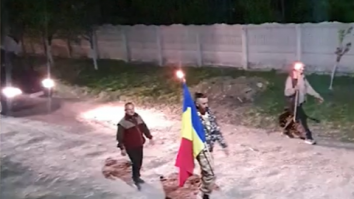 Lumina sfântă nu te scapă de amenzi. Trei doljeni, „taxați“ pentru că au împărţit lumină prin sat