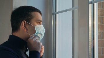 Amenzi pentru cei care nu vor purta mască de protecție în spații închise. Marcel Vela va emite un Ordin prin care fapta va fi penalizată