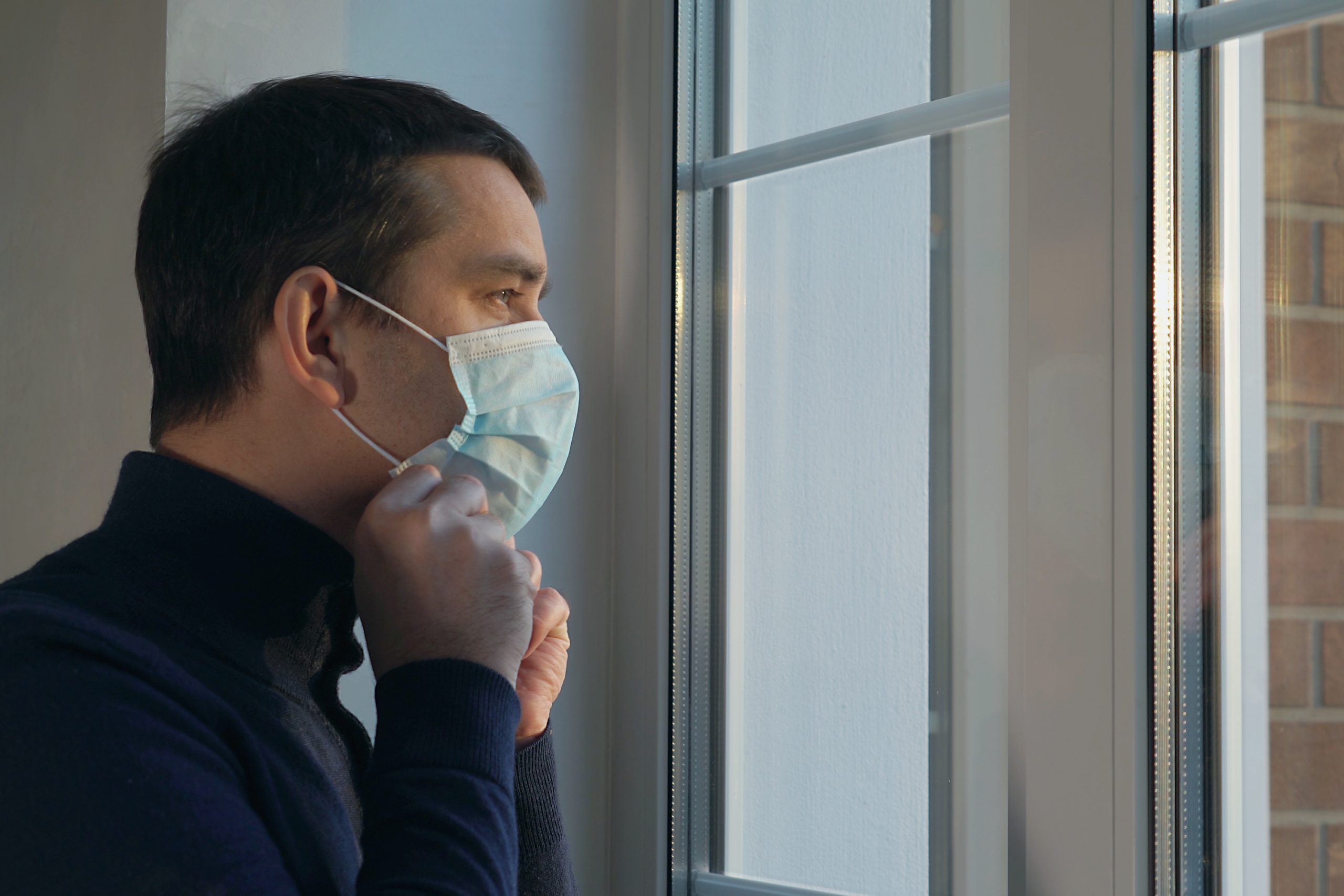 Amenzi pentru cei care nu vor purta mască de protecție în spații închise. Marcel Vela va emite un Ordin prin care fapta va fi penalizată