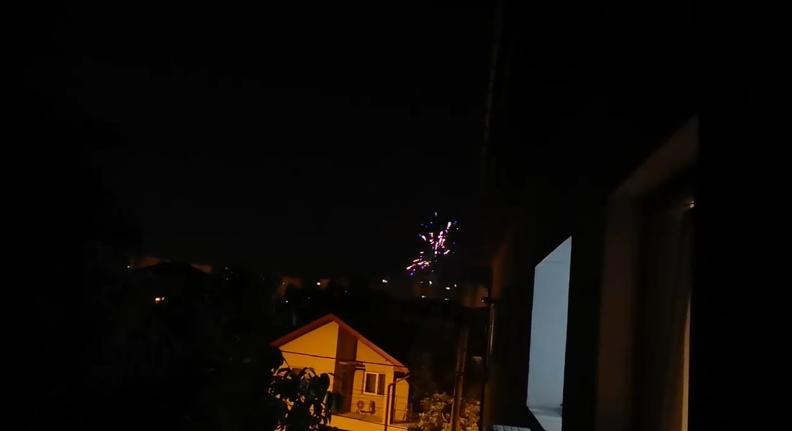 Ieșirea din starea de urgență, sărbătorită ca o seară de Revelion: „La mulți ani după Covid”