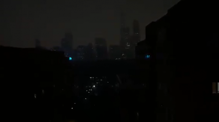 Imagini apocaliptice la Beijing: cerul s-a întunecat în plină zi. Ce fenomen a avut loc în capitala Chinei