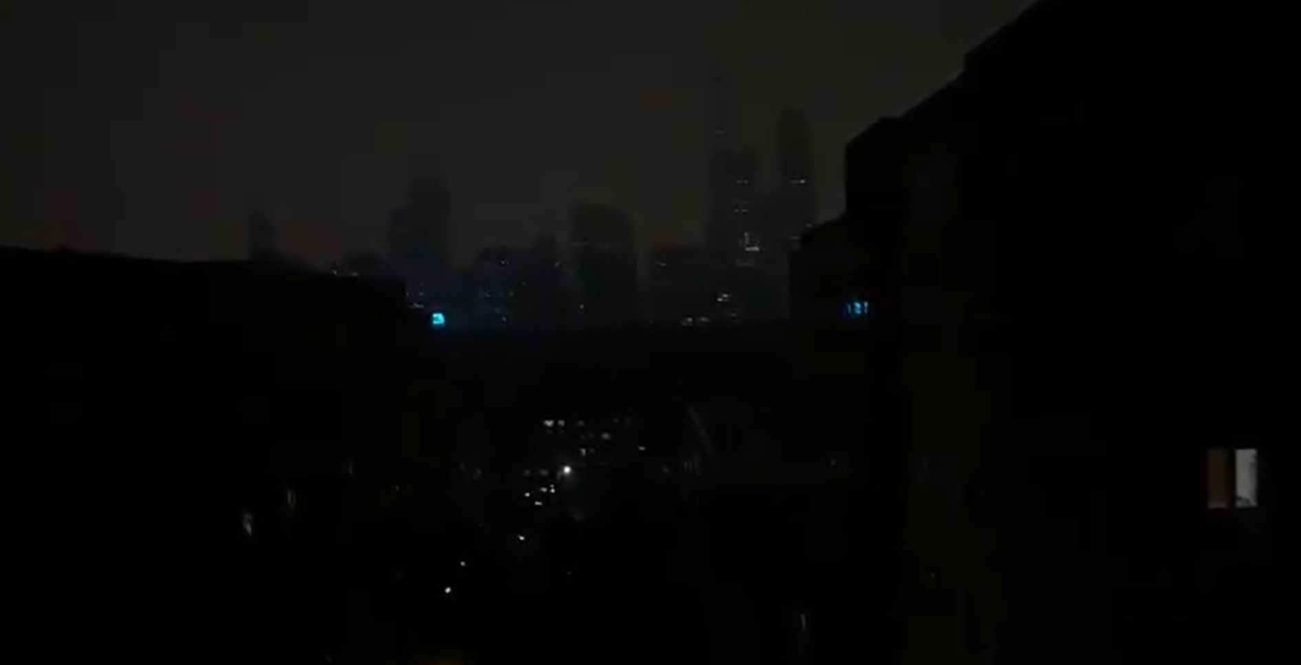 Imagini apocaliptice la Beijing: cerul s-a întunecat în plină zi. Ce fenomen a avut loc în capitala Chinei