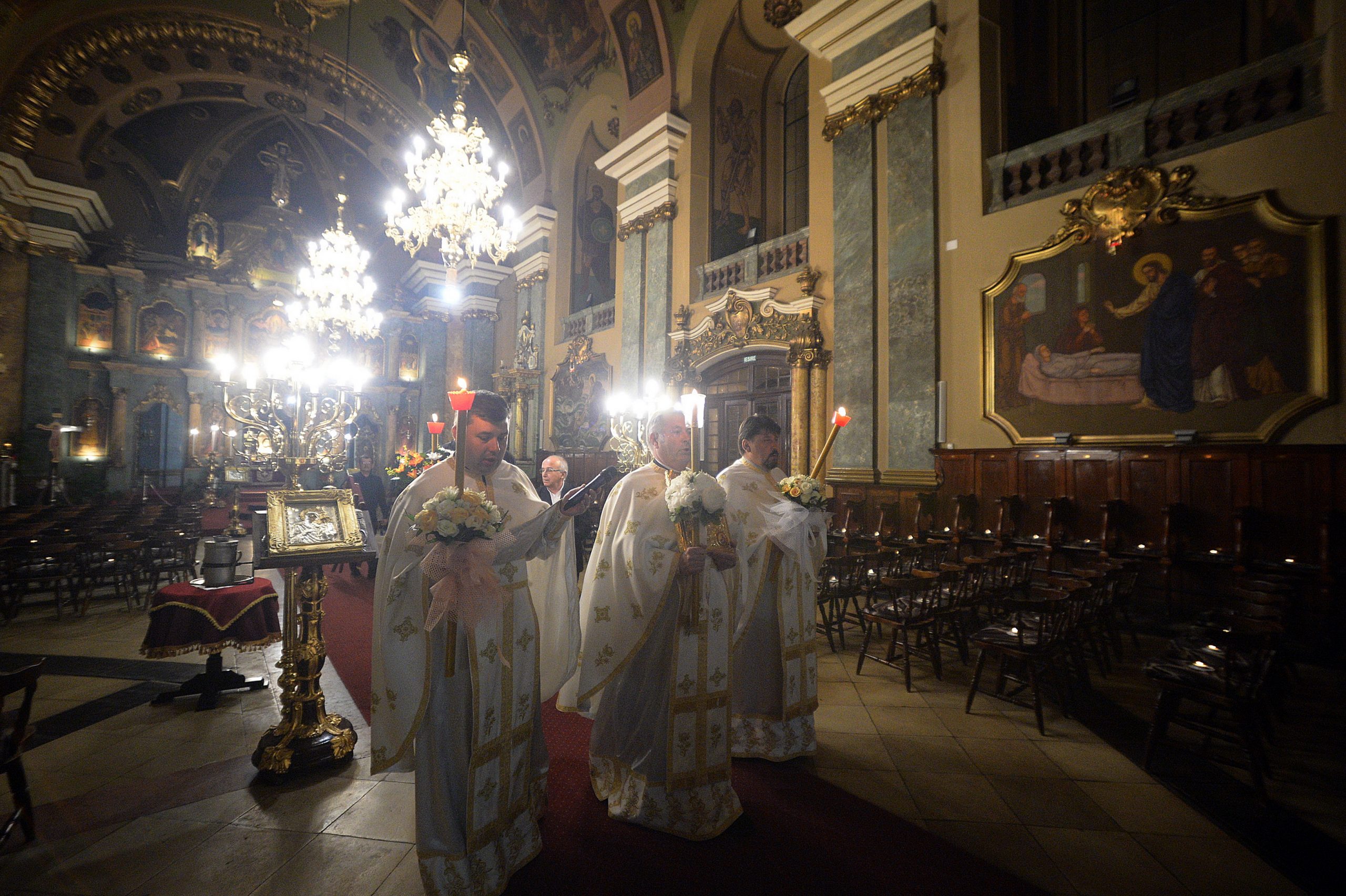 Bisericile s-au adaptat: lăcașurile de cult din Constanța vor oficia slujba de Paște în noaptea de Înalțare