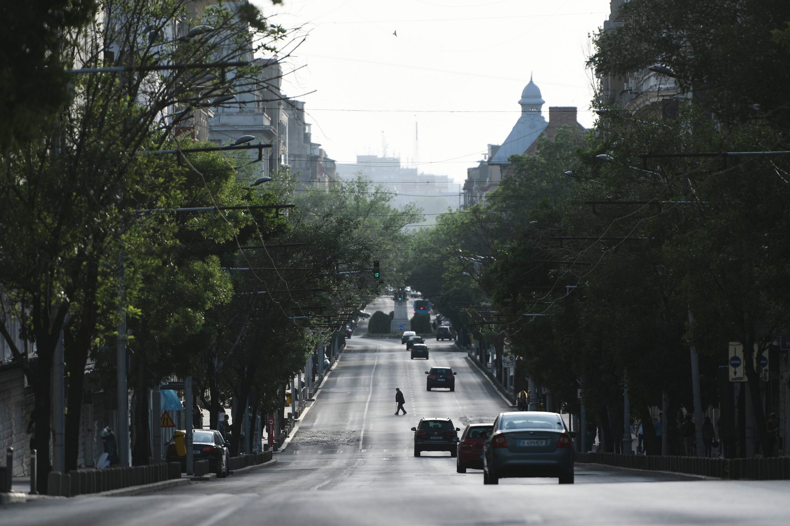 Bucureștiul devine pietonal începând de azi, în fiecare weekend. Harta celor 7 zone unde mașinile nu au acces