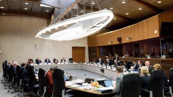 Diplomat UE: "Bugetul şi Fondul de relansare nu pot fi aprobate prin videoconferință!”. UE vrea un summit cu prezență