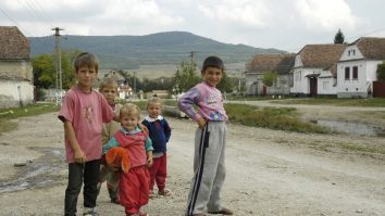 Fără bani la buget pentru copiii instituționalizați din Galați. Cum explică Președintele Consiliului Județean situația alarmantă