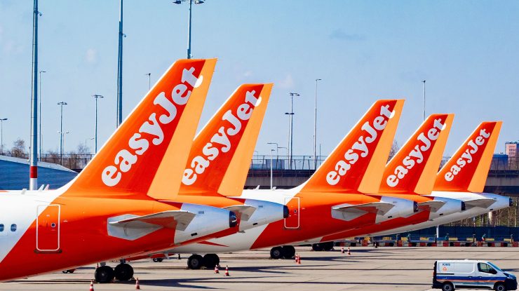 Dezastru la EasyJet: compania aeriană va concedia 4500 de angajați