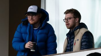 Deși a dormit 2 ani la metroul din Londra, Ed Sheeran a reușit să cumpere case în valoare de 60 de milioane de euro