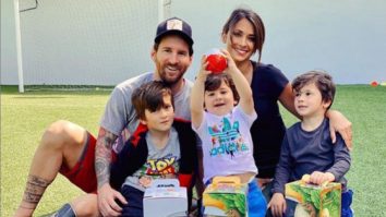 Cum se distrează Messi, în plină epidemie, alături de copii: imagini din casa starului Barcelonei