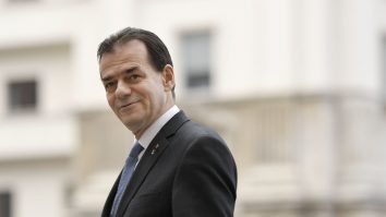 Ludovic Orban, sărbătorit azi. Detalii pe care nu le știai din viața premierului