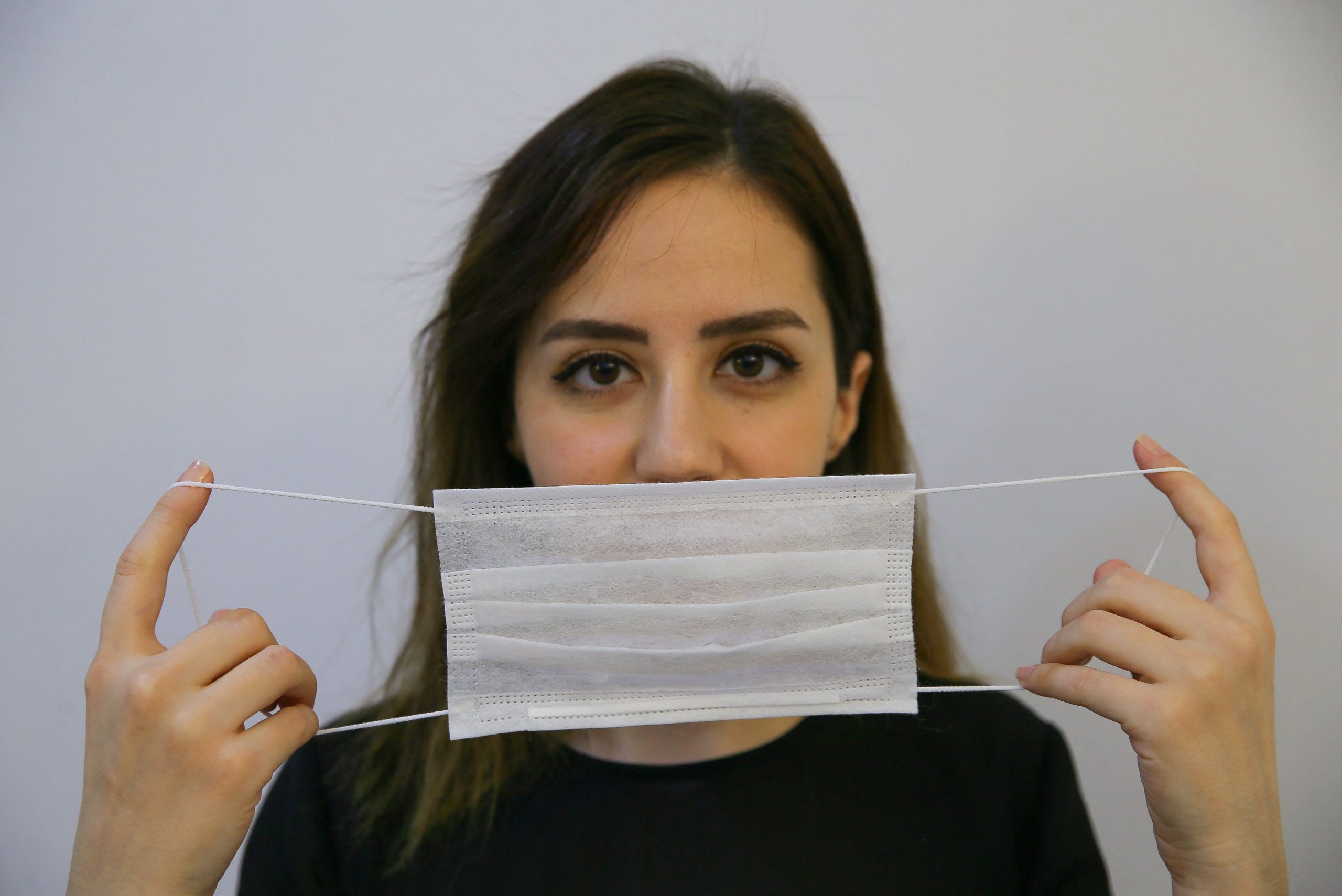 Cum îți afectează tenul masca de protecție. Dermatologul te învață cum să îți salvezi tenul