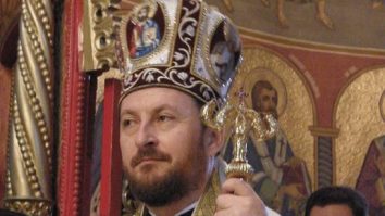 Fost episcop, reţinut de procurorii ieşeni pentru act sexual cu un minor. Reacția BOR