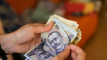 Prețurile au crescut cu 2.3% față de aceeași perioadă a anului trecut. Alimentele conduc în topul scumpirilor