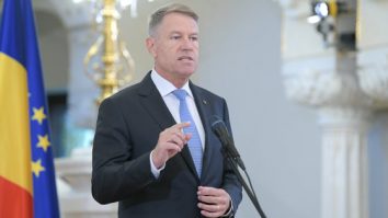Iohannis spune că nu va promulga legea prin care se interzice orice referire la identitatea de gen în școli și universități