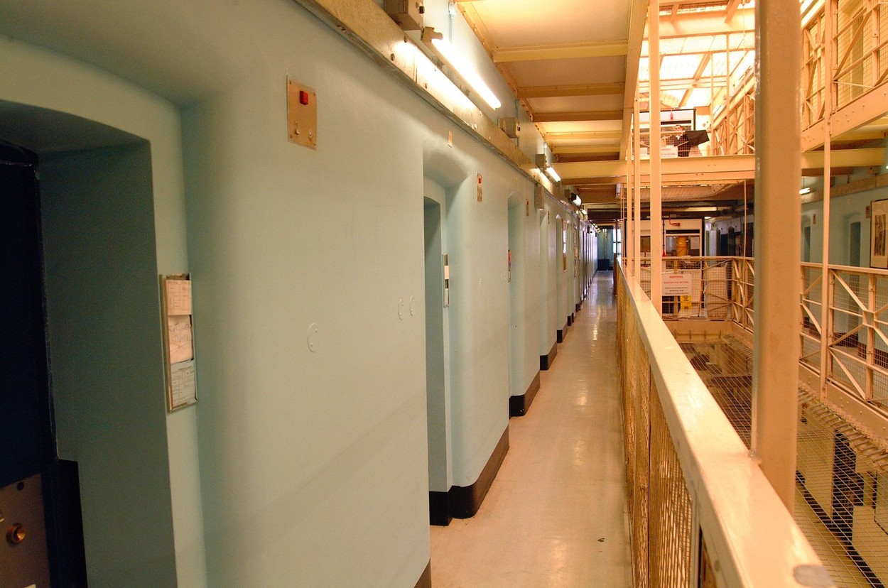 Zoom la zdup. Fără colete și vizite intime, deținuții au început să folosească și ei aplicația