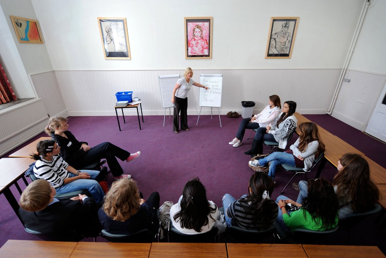 Profesorii britanici sabotează planul guvernului de a reveni în şcoli