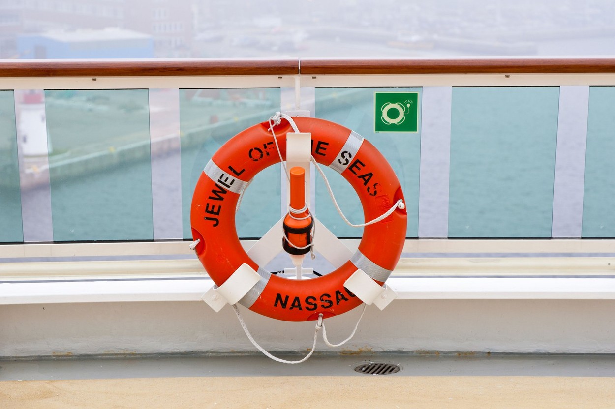 14 români, în greva foamei pe un vas de croazieră: „Ne simţim ca nişte ostatici”