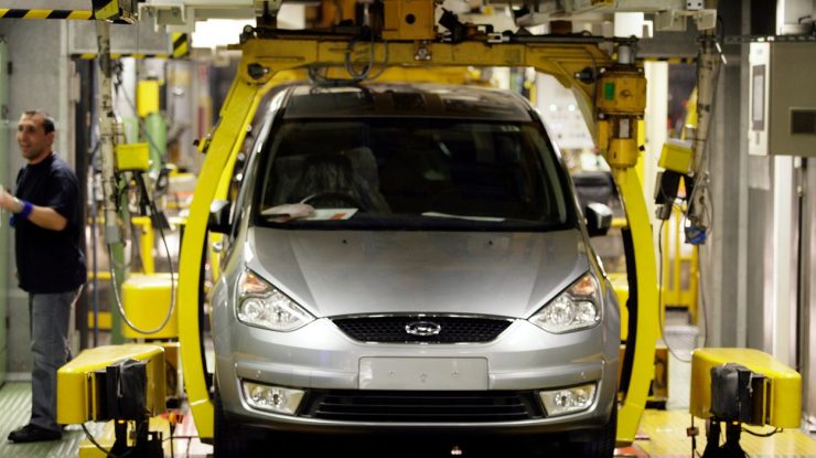 Jumătate dintre angajații Ford Craiova s-au întors la muncă în condiții speciale