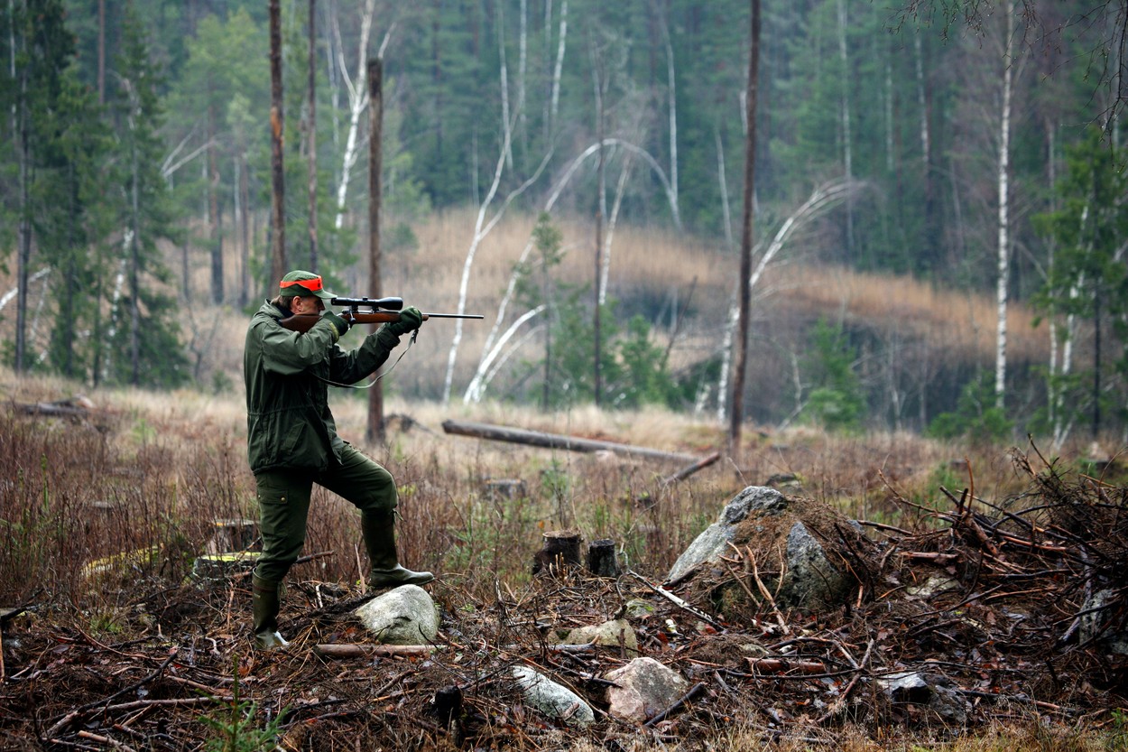 Din 15 mai ai liber la pescuit şi vânătoare. Condiţiile de deplasare în afara localităţii încă n-au fost stabilite