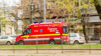 Salvatorul de lângă tine: „Trebuie să ne călcăm pe suflet şi să nu ne luăm copilul în braţe”