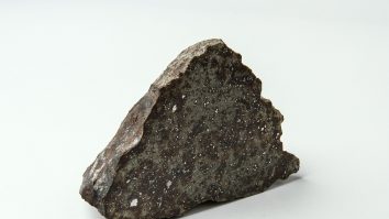 Iași: Un profesor ar fi găsit un fragment de meteorit, după ce localnicii au auzit un zgomot puternic