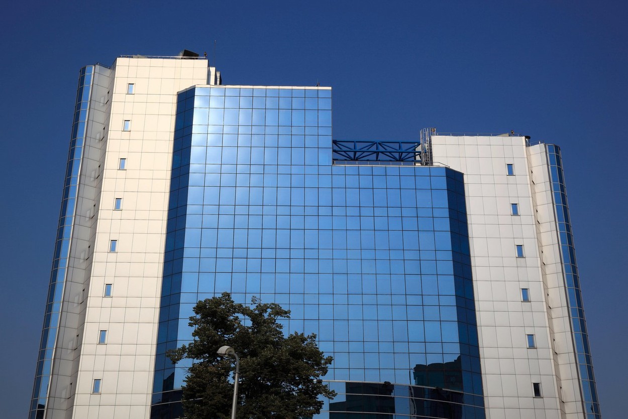 Statul se alege cu 3 miliarde de lei devidende de la companiile pe care le controlează: Petrom, Nuclearelectrica şi Transgaz