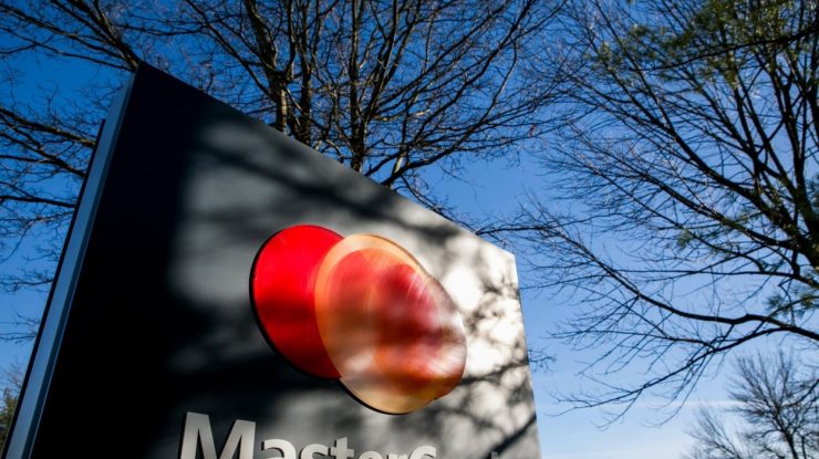 Mastercard şi Visa au oprit procesarea plăţilor pe platforma Pornhub