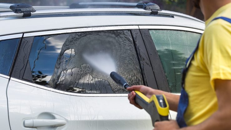 Vrei să scapi de cozile de la spălătoriile auto? Din 15 mai, te poți programa online