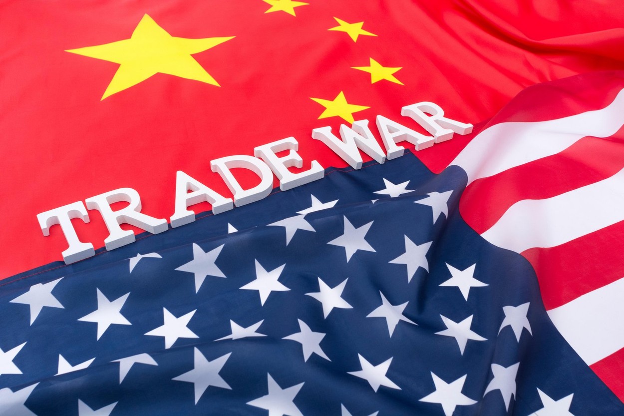 SUA slăbită de criza pandemiei pentru a purta un război rece contra Chinei