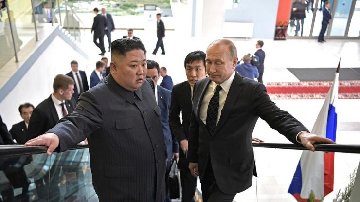 Kim Jong-Un premiat de la distanță de Vladimir Putin cu o medalie jubiliară