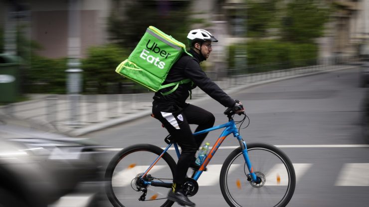 Uber Eats pleacă din România, dar un nume nou apare pe piața livrărilor de mâncare