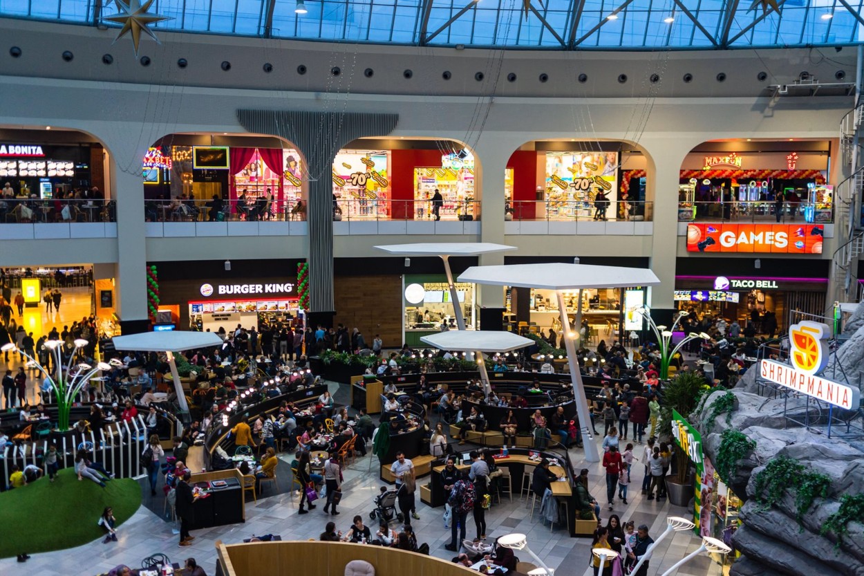 Ministrul Economiei a făcut anunțul: „Vom deschide mall-urile pe 15 iunie, dacă numărul cazurilor scade”