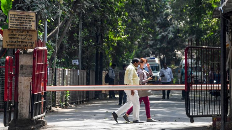 Scenariu înfiorător în India. Mai multe cadavre au fost puse lângă pacienți cu Covid-19