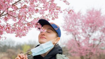 Prima țară care renunţă la măşti. Decizia e privită ca un „simbol al succesului împotriva Covid-19“