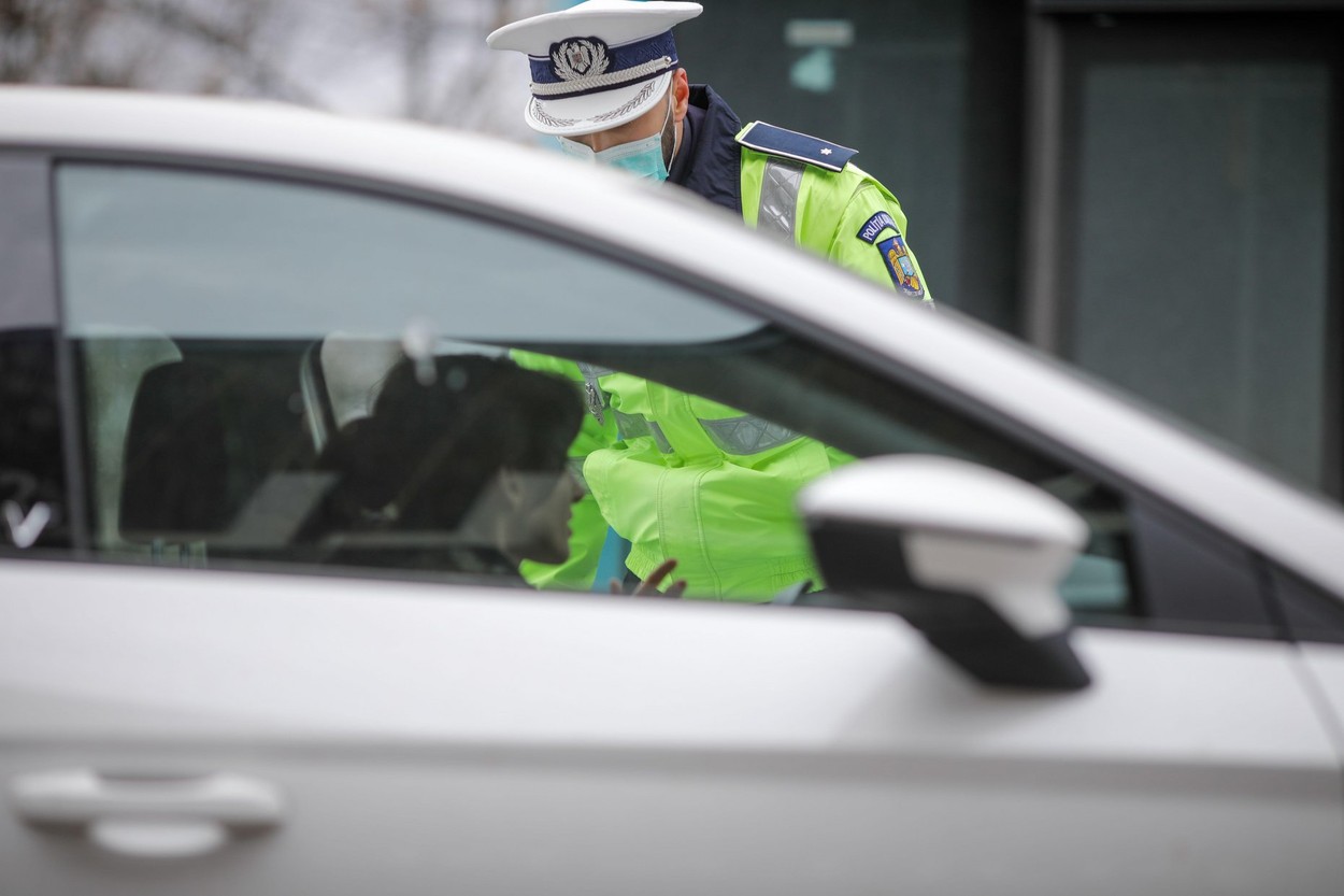 Ping-pong cu declarații pe seama ieșirii din localitate din 15 mai: Orban versus Vela