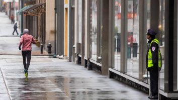 „Petrecerile Covid-19”, pericol pentru sănătatea publică. Tot mai mulți americani vor să se infecteze