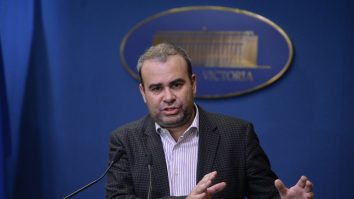 Vâlcov nu mai e urmărit penal pentru că a publicat protocolul Parchet-SRI