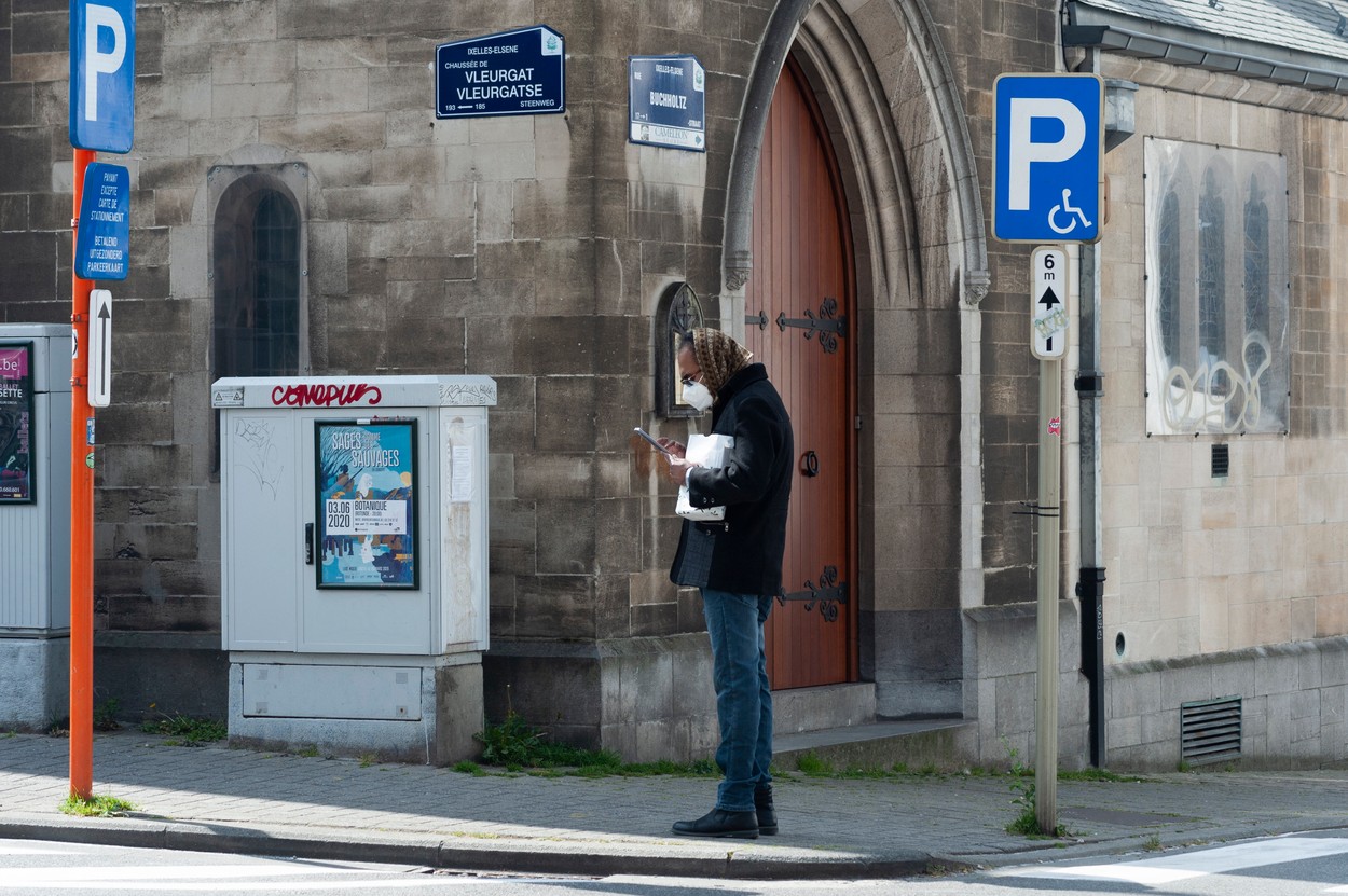 Vezi unde ești, să știi dacă porți mască. În Bruxelles, e în funcție de zi și numărul străzii