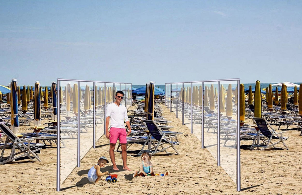 Nici plajă nu vom mai face la fel. Cabinele de plexiglas te așteaptă în Santorini