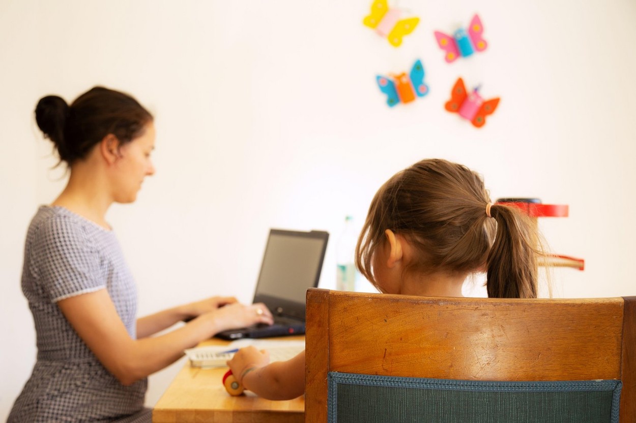 Statul între 4 pereți, dușmanul copilăriei: Copilul tău ar putea avea sentimentul de eşec