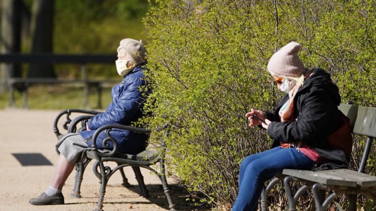 Fără distanțare socială nr. cazurilor de Covid ar crește de 35 de ori