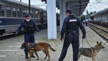 În starea de alertă sunt restrânse aceleași drepturi doar că într-un mod mai subtil