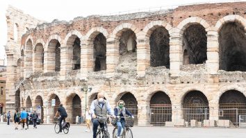 Italienii, răsplătiți de Guvern cu câte 500 de euro dacă își cumpără biciclete sau scootere electrice