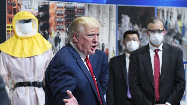 De ce nu îl vezi pe Trump cu mască niciodată. Explicațiile președintelui american