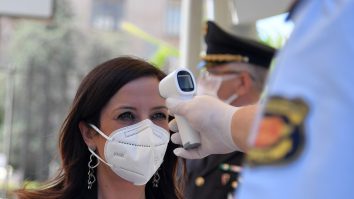 Reacția Ministerului Sănătății după ce mai mulți români s-au plâns că li se ia temperatura