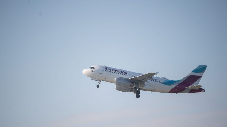 Un Airbus A320 Eurowings, cu 2 pasageri a zburat spre Italia, dar aeroportul era închis și s-a întors