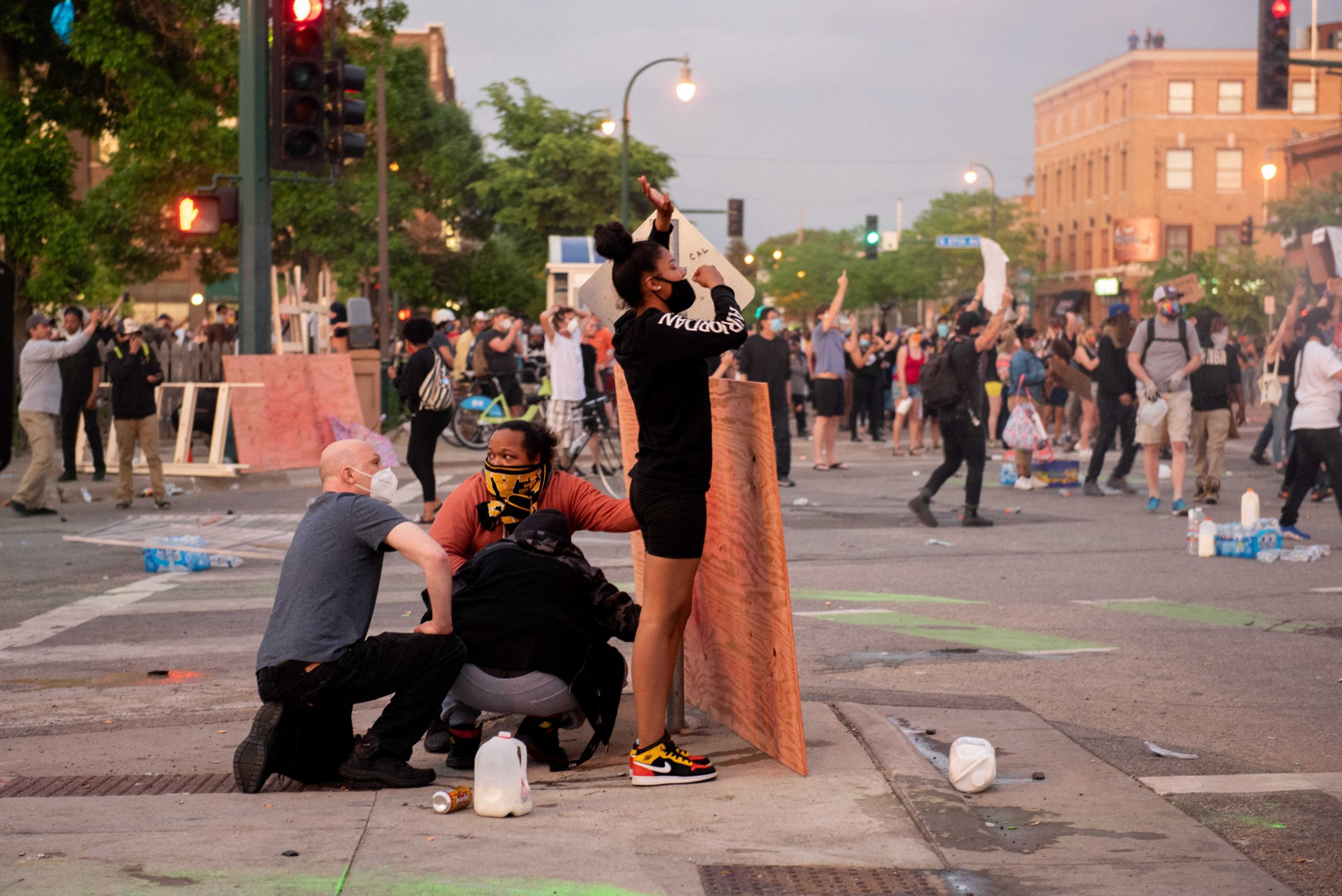 Proteste violente în SUA după ce un afro-american a fost ucis de un polițist alb. „Nu pot să respir”
