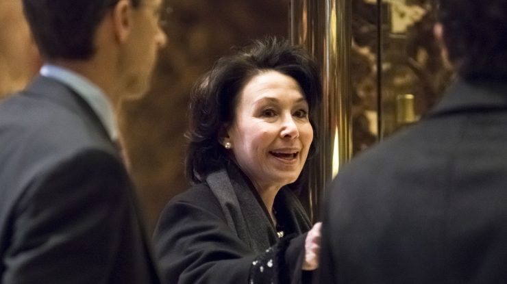 Sexul feminin e la putere: 37 de femei conduc cele mai puternice corporaţii americane. Una dintre ele are origini româneşti