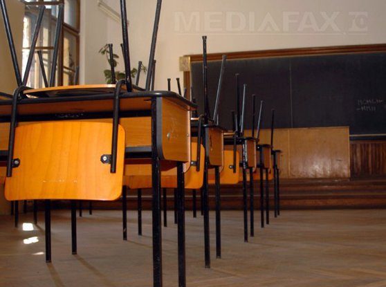 Anul școlar 2020-2021 ar putea fi înghețat dacă epidemia revine în toamnă